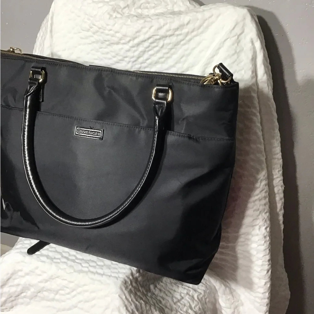 Wenger “Ana” Women’s Laptop Tote W/Tablet Pocket ( Black/Gold) #600772 Nilon.